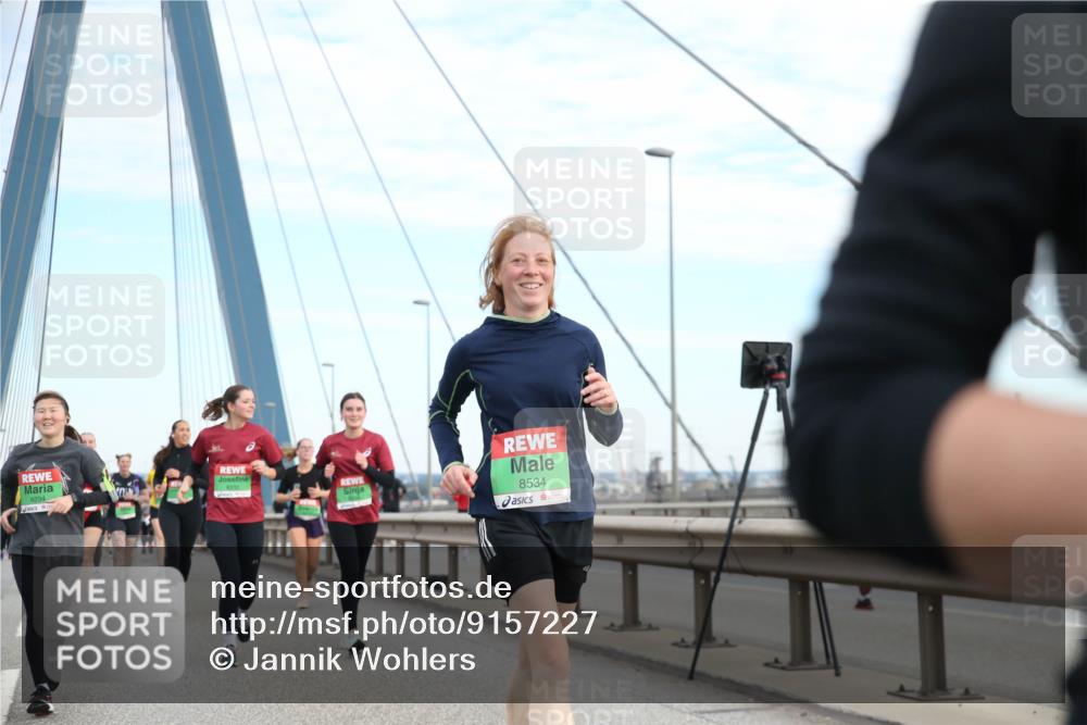 03.10.2025 - Köhlbrandbrückenlauf Jannik Wohlers http://msf.ph/oto/9157227 03.10.2025 15:36:38 Position 1 8234, 6332, 8534 meine-sportfotos.de