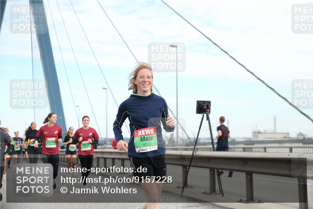 03.10.2025 - Köhlbrandbrückenlauf Jannik Wohlers http://msf.ph/oto/9157228 03.10.2025 15:36:38 Position 1 8534 meine-sportfotos.de