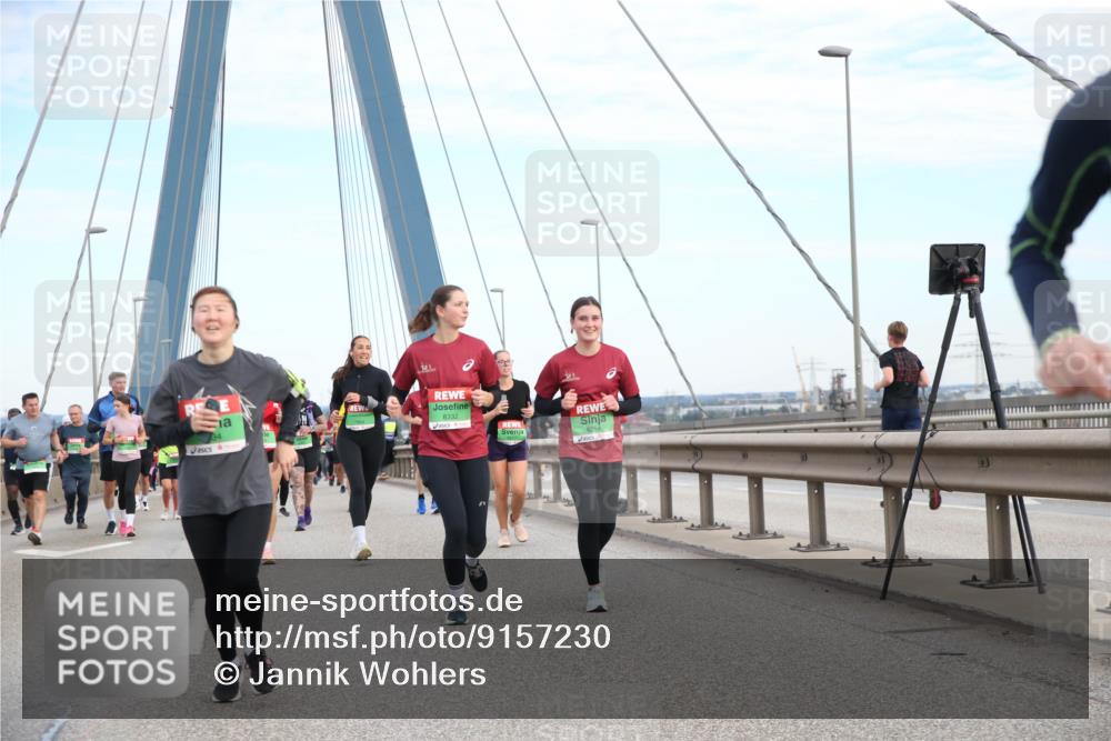 03.10.2025 - Köhlbrandbrückenlauf Jannik Wohlers http://msf.ph/oto/9157230 03.10.2025 15:36:39 Position 1 8332 meine-sportfotos.de