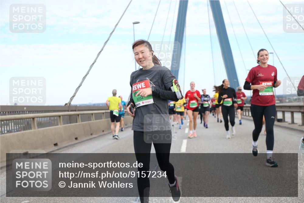 03.10.2025 - Köhlbrandbrückenlauf Jannik Wohlers http://msf.ph/oto/9157234 03.10.2025 15:36:40 Position 1 8234, 8332 meine-sportfotos.de