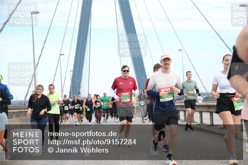 03.10.2025 - Köhlbrandbrückenlauf Jannik Wohlers http://msf.ph/oto/9157284 03.10.2025 15:36:52 Position 1 9234, 37, 8596 meine-sportfotos.de