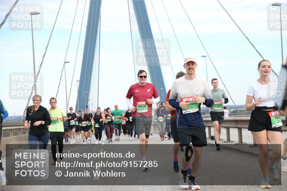 03.10.2025 - Köhlbrandbrückenlauf Jannik Wohlers http://msf.ph/oto/9157285 03.10.2025 15:36:52 Position 1 9234, 7137, 8596 meine-sportfotos.de