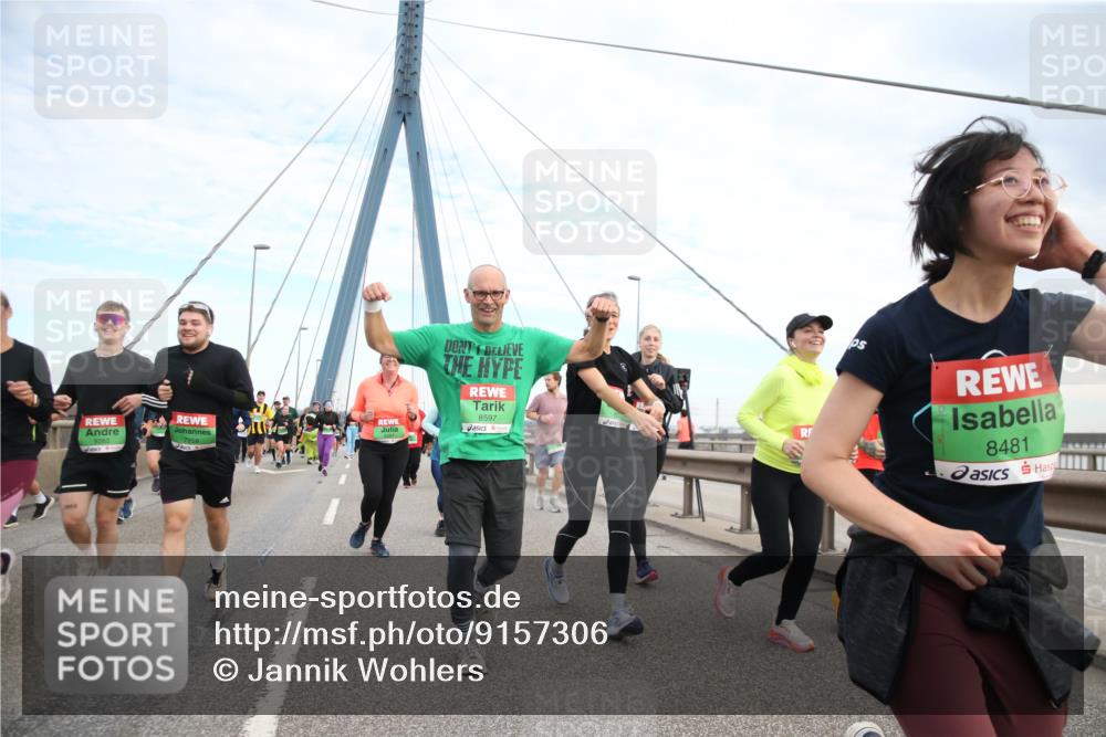 03.10.2025 - Köhlbrandbrückenlauf Jannik Wohlers http://msf.ph/oto/9157306 03.10.2025 15:37:00 Position 1 1998, 8597, 8481 meine-sportfotos.de