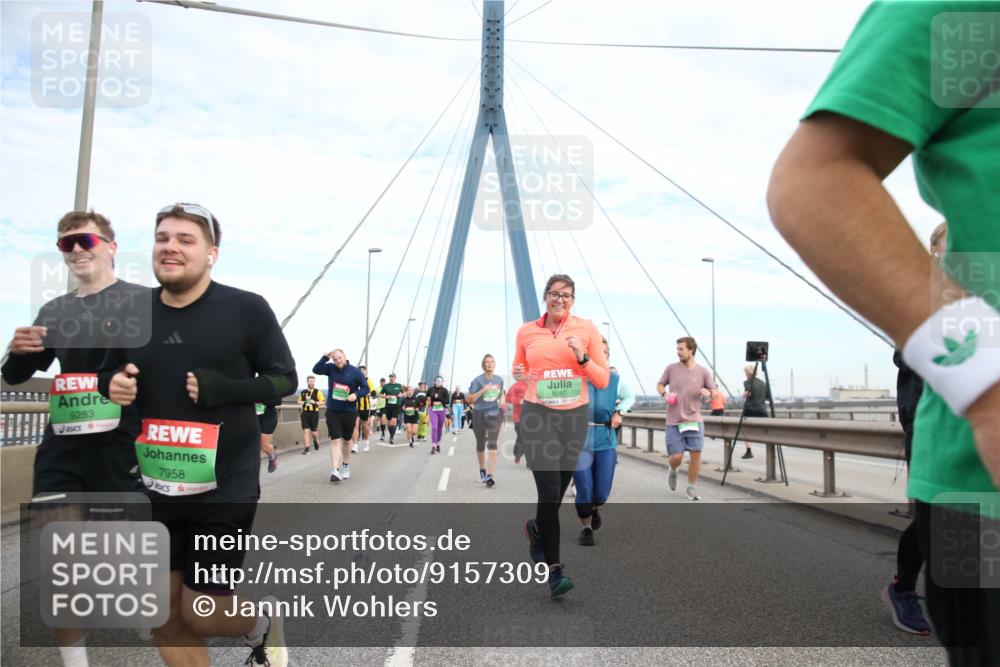 03.10.2025 - Köhlbrandbrückenlauf Jannik Wohlers http://msf.ph/oto/9157309 03.10.2025 15:37:01 Position 1 9283, 7958, 1998, 8087 meine-sportfotos.de