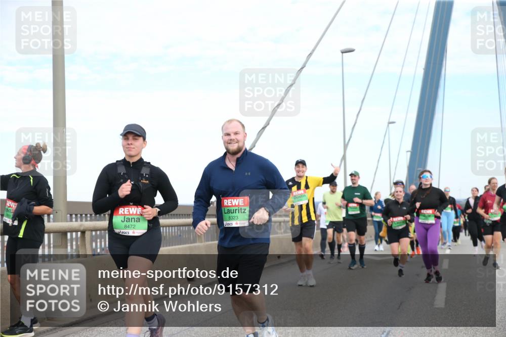 03.10.2025 - Köhlbrandbrückenlauf Jannik Wohlers http://msf.ph/oto/9157312 03.10.2025 15:37:03 Position 1 7, 8472, 8323 meine-sportfotos.de