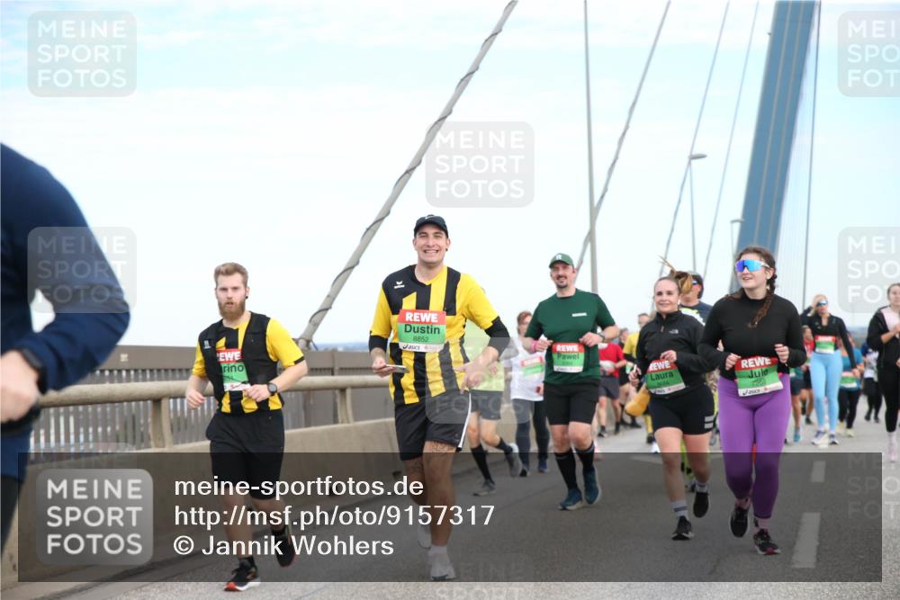 03.10.2025 - Köhlbrandbrückenlauf Jannik Wohlers http://msf.ph/oto/9157317 03.10.2025 15:37:04 Position 1 854, 8852, 7963 meine-sportfotos.de