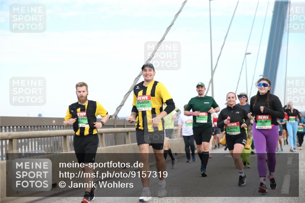 03.10.2025 - Köhlbrandbrückenlauf Jannik Wohlers http://msf.ph/oto/9157319 03.10.2025 15:37:04 Position 1 851, 8852, 7963 meine-sportfotos.de