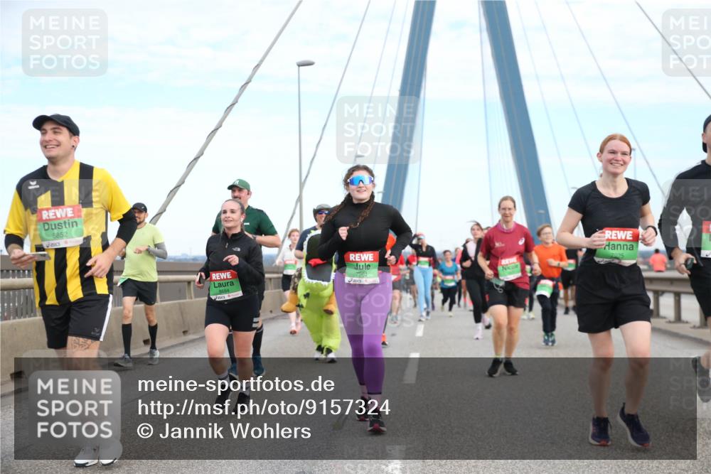 03.10.2025 - Köhlbrandbrückenlauf Jannik Wohlers http://msf.ph/oto/9157324 03.10.2025 15:37:05 Position 1 8852, 8684, 7963, 7925 meine-sportfotos.de