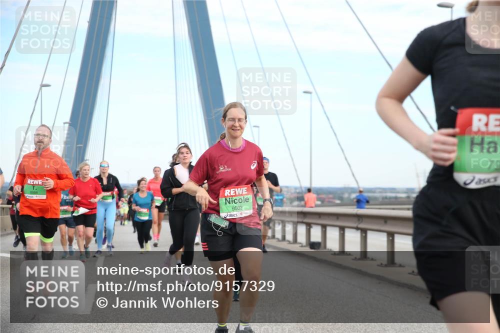 03.10.2025 - Köhlbrandbrückenlauf Jannik Wohlers http://msf.ph/oto/9157329 03.10.2025 15:37:06 Position 1 8556, 9502, 79 meine-sportfotos.de