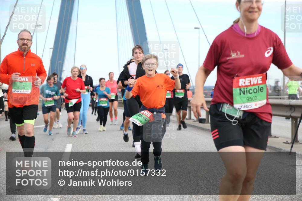 03.10.2025 - Köhlbrandbrückenlauf Jannik Wohlers http://msf.ph/oto/9157332 03.10.2025 15:37:07 Position 1 8556, 8189, 9502 meine-sportfotos.de