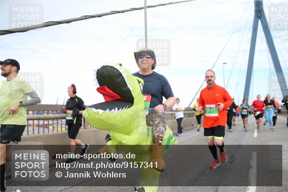 03.10.2025 - Köhlbrandbrückenlauf Jannik Wohlers http://msf.ph/oto/9157341 03.10.2025 15:37:09 Position 1 8556 meine-sportfotos.de
