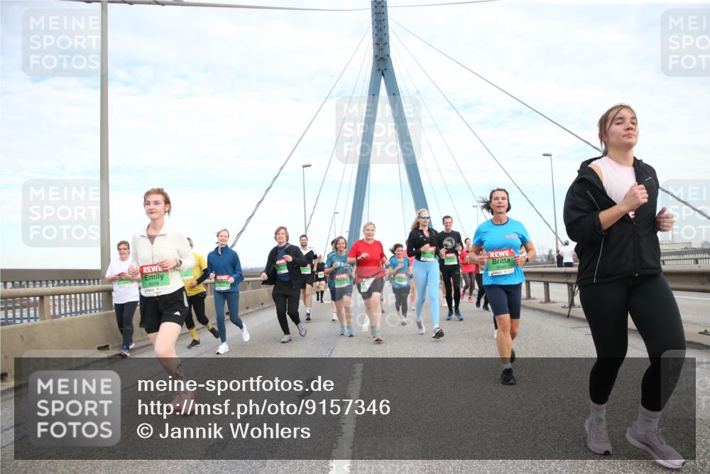 03.10.2025 - Köhlbrandbrückenlauf Jannik Wohlers http://msf.ph/oto/9157346 03.10.2025 15:37:10 Position 1 8558, 6 meine-sportfotos.de