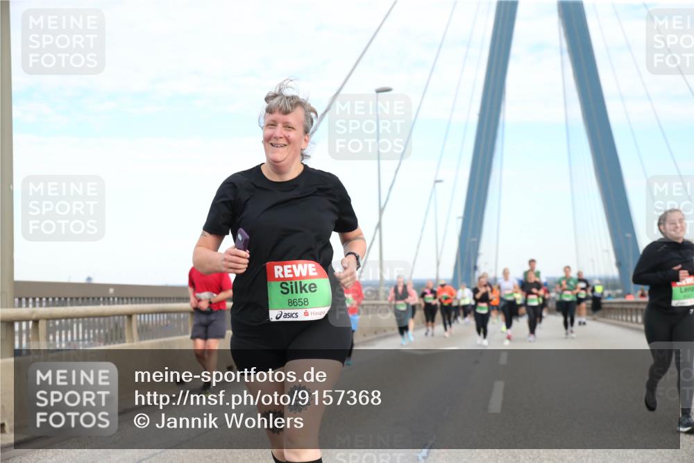 03.10.2025 - Köhlbrandbrückenlauf Jannik Wohlers http://msf.ph/oto/9157368 03.10.2025 15:37:16 Position 1 8658 meine-sportfotos.de