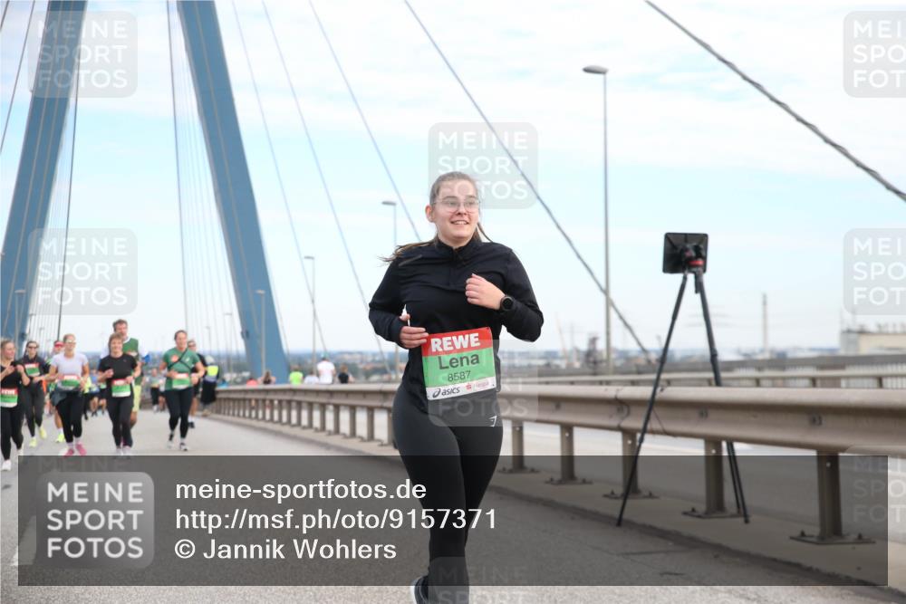 03.10.2025 - Köhlbrandbrückenlauf Jannik Wohlers http://msf.ph/oto/9157371 03.10.2025 15:37:17 Position 1 8587 meine-sportfotos.de