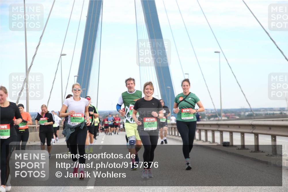 03.10.2025 - Köhlbrandbrückenlauf Jannik Wohlers http://msf.ph/oto/9157376 03.10.2025 15:37:21 Position 1 402, 8090, 9436, 8022 meine-sportfotos.de