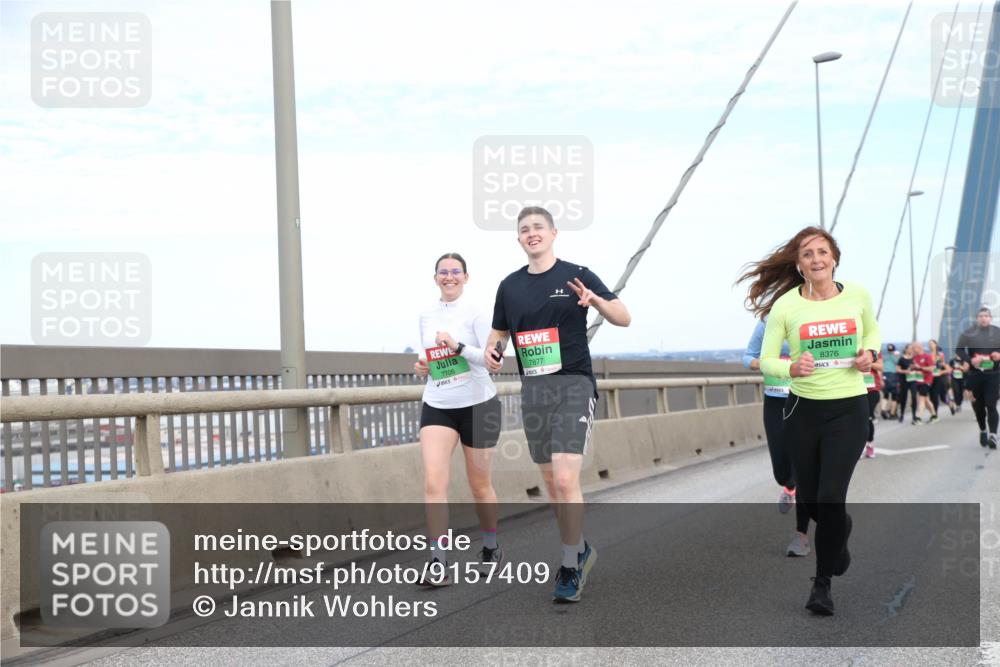 03.10.2025 - Köhlbrandbrückenlauf Jannik Wohlers http://msf.ph/oto/9157409 03.10.2025 15:37:33 Position 1 7706, 7877, 8376 meine-sportfotos.de