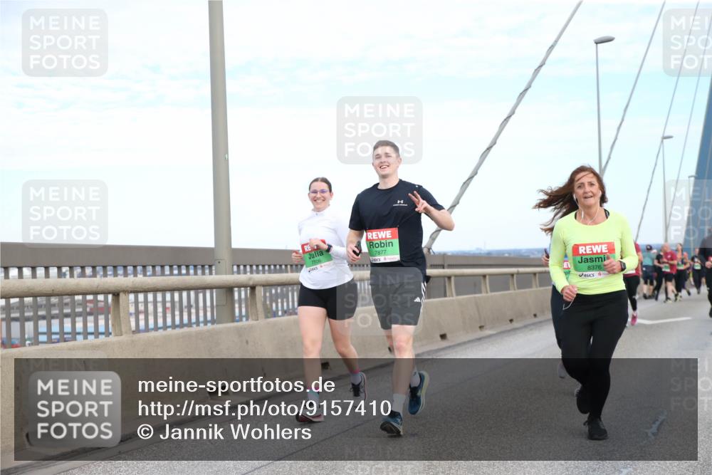 03.10.2025 - Köhlbrandbrückenlauf Jannik Wohlers http://msf.ph/oto/9157410 03.10.2025 15:37:33 Position 1 7706, 7877, 8376 meine-sportfotos.de