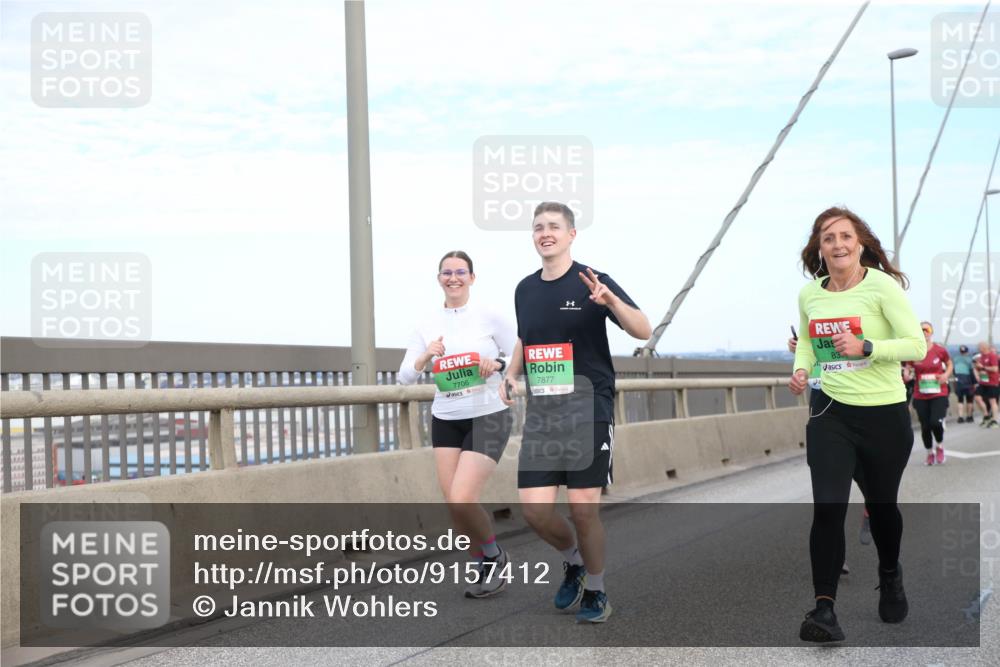 03.10.2025 - Köhlbrandbrückenlauf Jannik Wohlers http://msf.ph/oto/9157412 03.10.2025 15:37:33 Position 1 7706, 7877, 83 meine-sportfotos.de