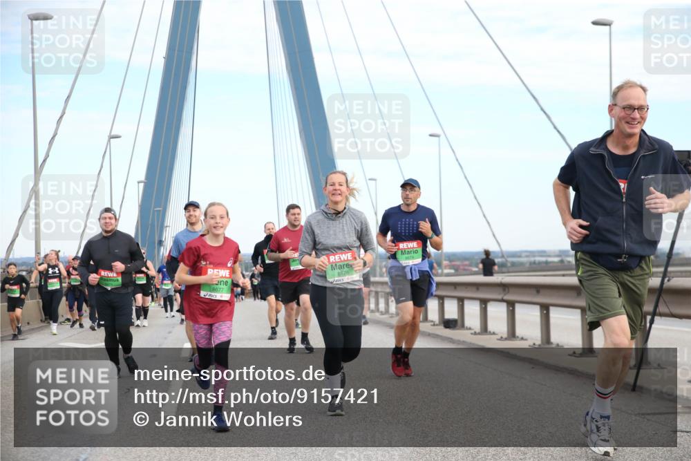 03.10.2025 - Köhlbrandbrückenlauf Jannik Wohlers http://msf.ph/oto/9157421 03.10.2025 15:37:36 Position 1 8677, 8678 meine-sportfotos.de