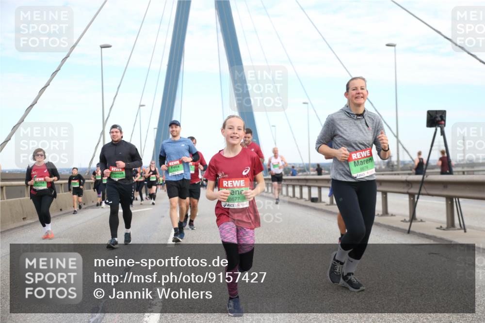 03.10.2025 - Köhlbrandbrückenlauf Jannik Wohlers http://msf.ph/oto/9157427 03.10.2025 15:37:37 Position 1 8471, 8677, 8678 meine-sportfotos.de