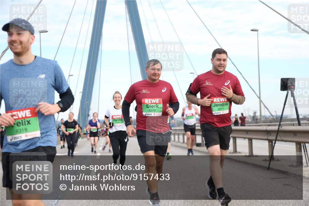 03.10.2025 - Köhlbrandbrückenlauf Jannik Wohlers http://msf.ph/oto/9157433 03.10.2025 15:37:39 Position 1 8318, 9270, 9271 meine-sportfotos.de
