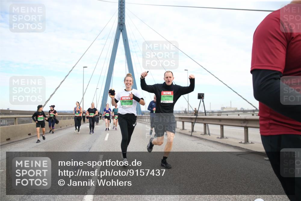 03.10.2025 - Köhlbrandbrückenlauf Jannik Wohlers http://msf.ph/oto/9157437 03.10.2025 15:37:41 Position 1 8759, 8752 meine-sportfotos.de