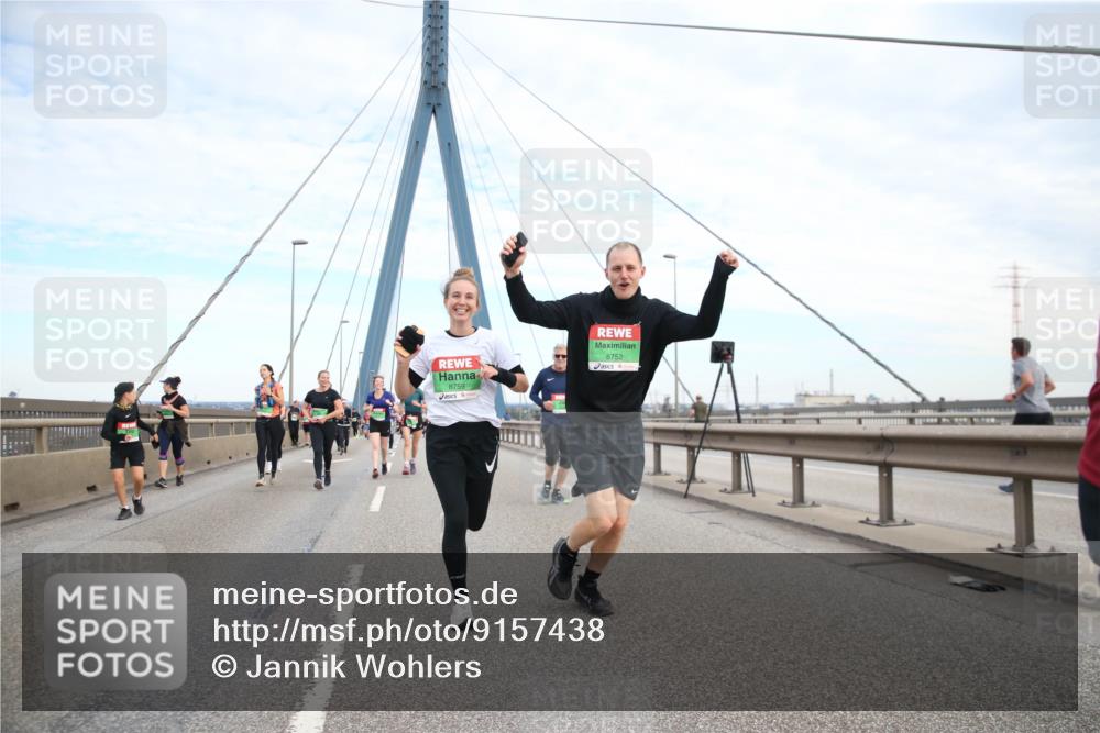 03.10.2025 - Köhlbrandbrückenlauf Jannik Wohlers http://msf.ph/oto/9157438 03.10.2025 15:37:41 Position 1 8752, 8759 meine-sportfotos.de