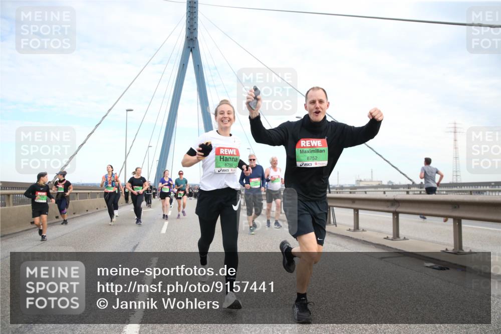 03.10.2025 - Köhlbrandbrückenlauf Jannik Wohlers http://msf.ph/oto/9157441 03.10.2025 15:37:41 Position 1 8759, 8752 meine-sportfotos.de
