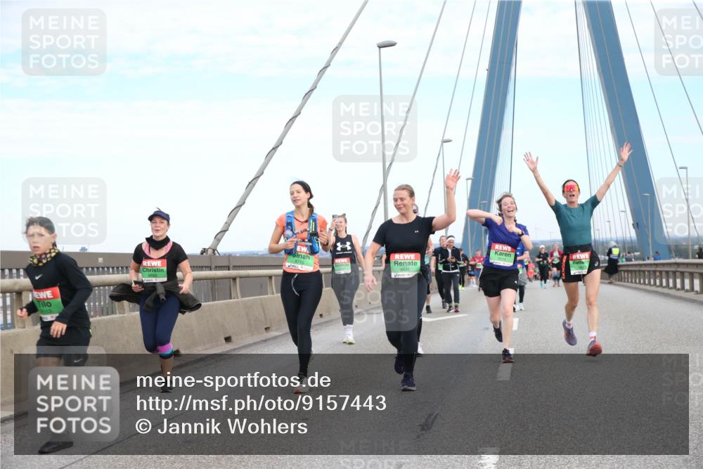 03.10.2025 - Köhlbrandbrückenlauf Jannik Wohlers http://msf.ph/oto/9157443 03.10.2025 15:37:42 Position 1 553, 9552, 8713, 8645, 9514 meine-sportfotos.de