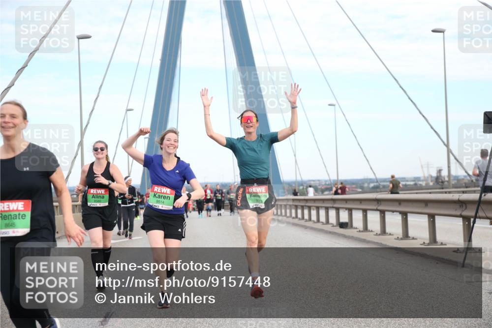 03.10.2025 - Köhlbrandbrückenlauf Jannik Wohlers http://msf.ph/oto/9157448 03.10.2025 15:37:43 Position 1 8645, 8580, 9514, 913 meine-sportfotos.de
