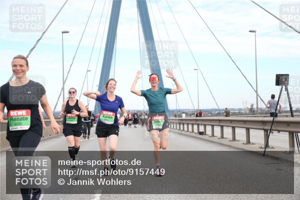 03.10.2025 - Köhlbrandbrückenlauf Jannik Wohlers http://msf.ph/oto/9157449 03.10.2025 15:37:43 Position 1 8645, 9514, 9513 meine-sportfotos.de