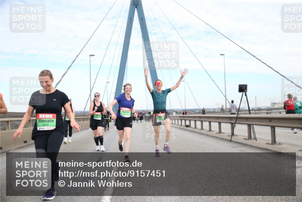 03.10.2025 - Köhlbrandbrückenlauf Jannik Wohlers http://msf.ph/oto/9157451 03.10.2025 15:37:43 Position 1 8645 meine-sportfotos.de