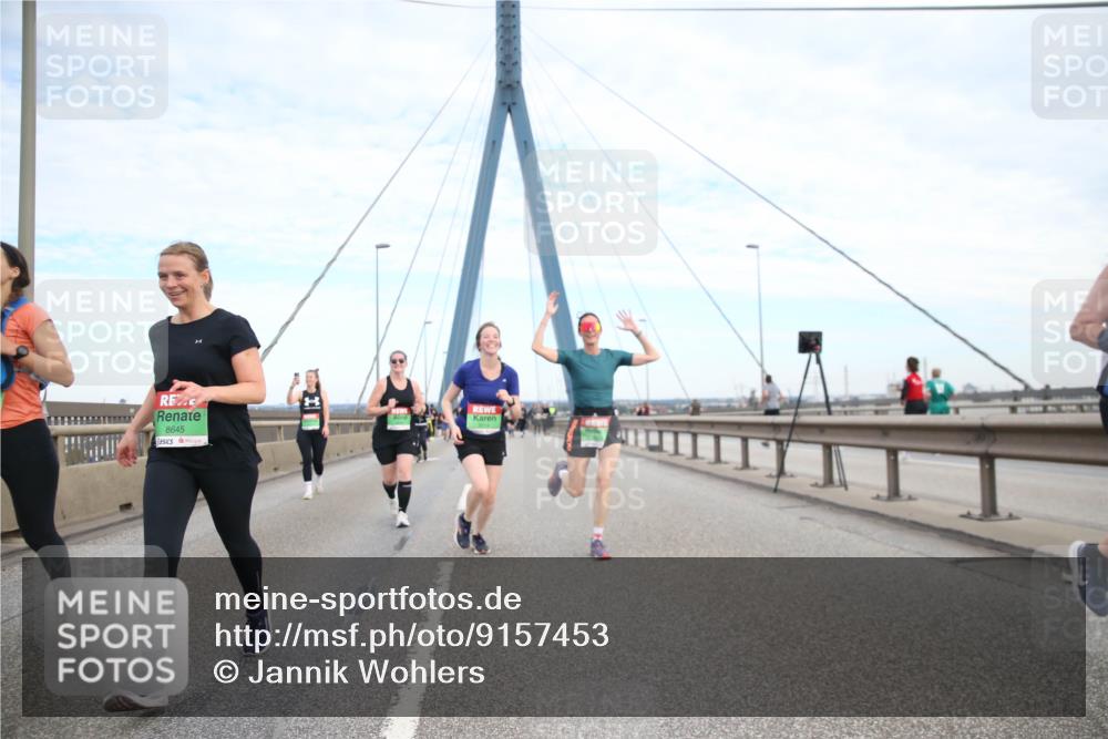 03.10.2025 - Köhlbrandbrückenlauf Jannik Wohlers http://msf.ph/oto/9157453 03.10.2025 15:37:44 Position 1 8645 meine-sportfotos.de