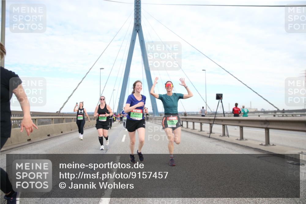 03.10.2025 - Köhlbrandbrückenlauf Jannik Wohlers http://msf.ph/oto/9157457 03.10.2025 15:37:44 Position 1 9514, 9729 meine-sportfotos.de