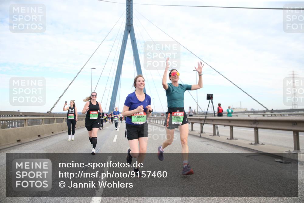 03.10.2025 - Köhlbrandbrückenlauf Jannik Wohlers http://msf.ph/oto/9157460 03.10.2025 15:37:44 Position 1 9514, 9513 meine-sportfotos.de