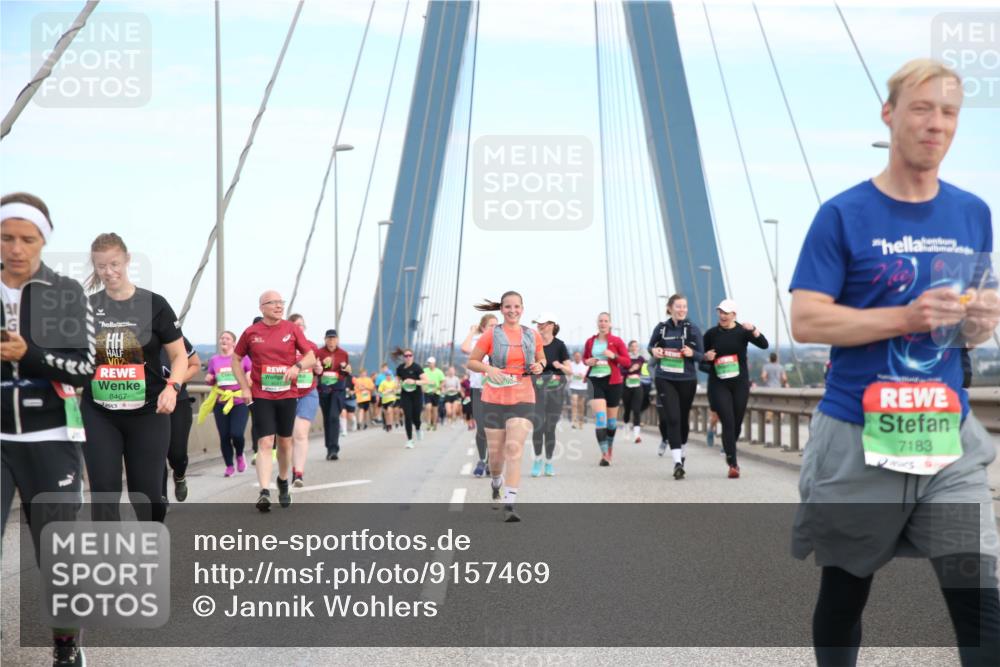 03.10.2025 - Köhlbrandbrückenlauf Jannik Wohlers http://msf.ph/oto/9157469 03.10.2025 15:37:51 Position 1 2, 8467, 7183 meine-sportfotos.de