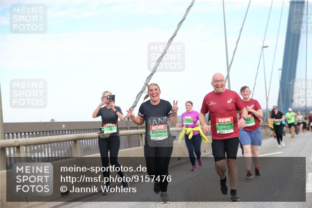 03.10.2025 - Köhlbrandbrückenlauf Jannik Wohlers http://msf.ph/oto/9157476 03.10.2025 15:37:55 Position 1 8351, 8366, 8561 meine-sportfotos.de