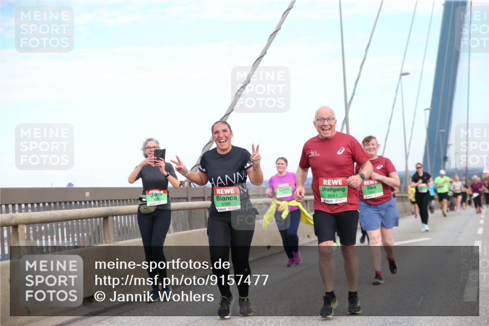 03.10.2025 - Köhlbrandbrückenlauf Jannik Wohlers http://msf.ph/oto/9157477 03.10.2025 15:37:55 Position 1 8351, 8366, 8561, 9402 meine-sportfotos.de