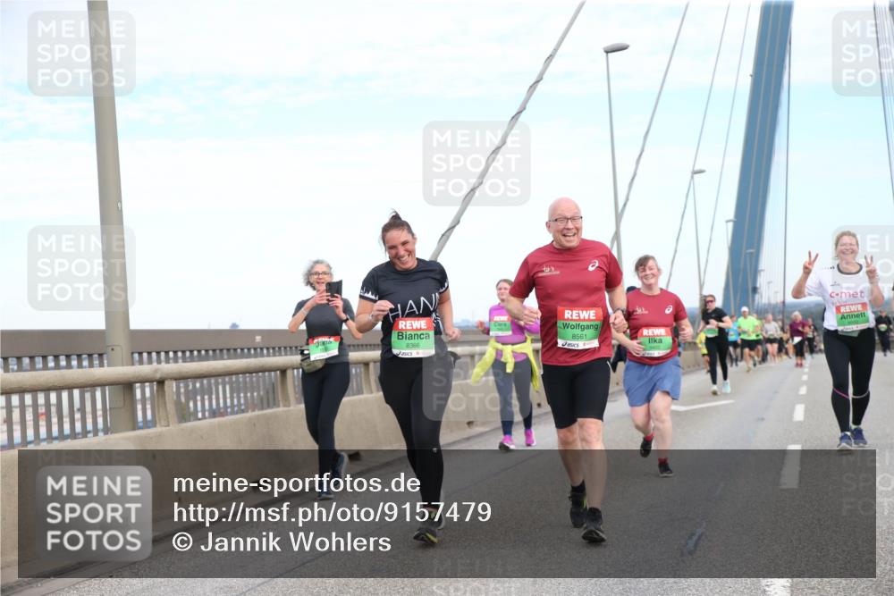 03.10.2025 - Köhlbrandbrückenlauf Jannik Wohlers http://msf.ph/oto/9157479 03.10.2025 15:37:55 Position 1 8366, 8561 meine-sportfotos.de