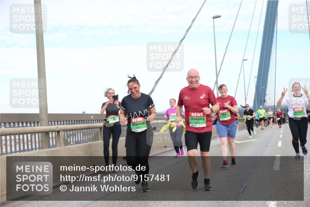 03.10.2025 - Köhlbrandbrückenlauf Jannik Wohlers http://msf.ph/oto/9157481 03.10.2025 15:37:55 Position 1 8366, 8561, 9402 meine-sportfotos.de