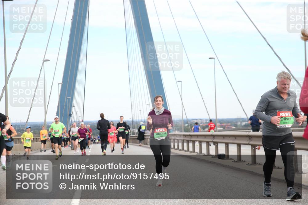 03.10.2025 - Köhlbrandbrückenlauf Jannik Wohlers http://msf.ph/oto/9157495 03.10.2025 15:38:00 Position 1 8581, 8461 meine-sportfotos.de