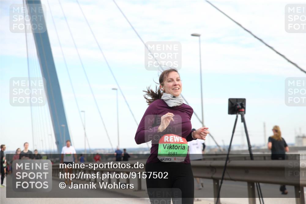 03.10.2025 - Köhlbrandbrückenlauf Jannik Wohlers http://msf.ph/oto/9157502 03.10.2025 15:38:02 Position 1 8581 meine-sportfotos.de