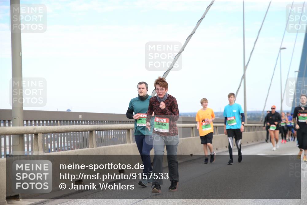 03.10.2025 - Köhlbrandbrückenlauf Jannik Wohlers http://msf.ph/oto/9157533 03.10.2025 15:38:15 Position 1 8411, 8689 meine-sportfotos.de
