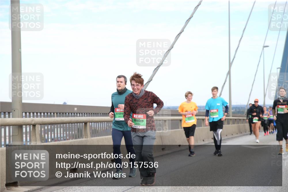 03.10.2025 - Köhlbrandbrückenlauf Jannik Wohlers http://msf.ph/oto/9157536 03.10.2025 15:38:15 Position 1 8411, 8689 meine-sportfotos.de