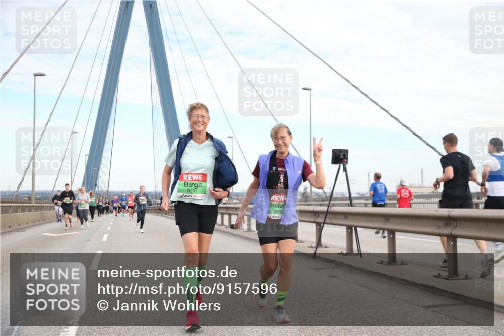 03.10.2025 - Köhlbrandbrückenlauf Jannik Wohlers http://msf.ph/oto/9157596 03.10.2025 15:38:36 Position 1 9291, 929 meine-sportfotos.de