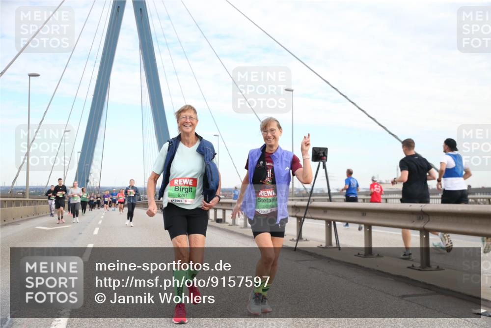 03.10.2025 - Köhlbrandbrückenlauf Jannik Wohlers http://msf.ph/oto/9157597 03.10.2025 15:38:36 Position 1 9291, 9290 meine-sportfotos.de