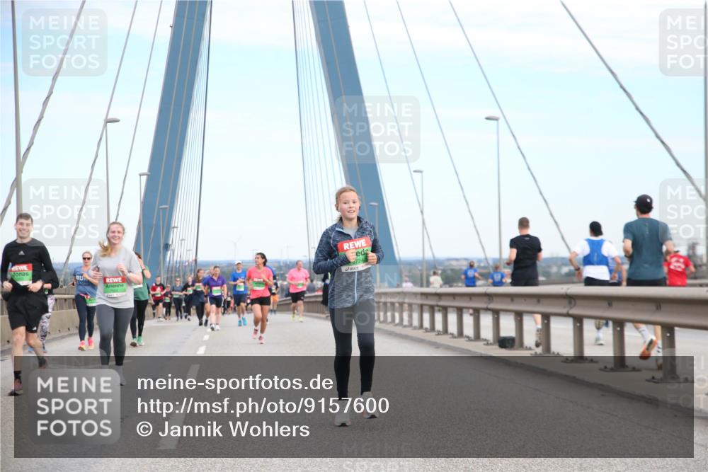 03.10.2025 - Köhlbrandbrückenlauf Jannik Wohlers http://msf.ph/oto/9157600 03.10.2025 15:38:40 Position 1 30 meine-sportfotos.de