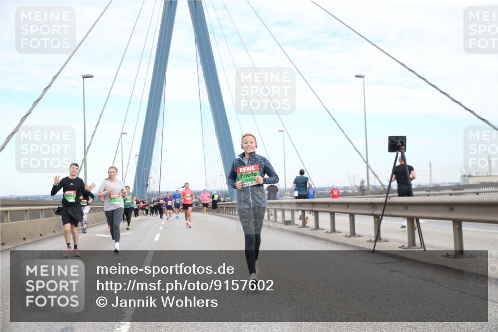 03.10.2025 - Köhlbrandbrückenlauf Jannik Wohlers http://msf.ph/oto/9157602 03.10.2025 15:38:41 Position 1 8724 meine-sportfotos.de