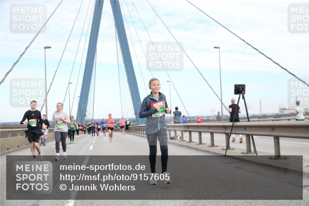 03.10.2025 - Köhlbrandbrückenlauf Jannik Wohlers http://msf.ph/oto/9157605 03.10.2025 15:38:41 Position 1 8724 meine-sportfotos.de