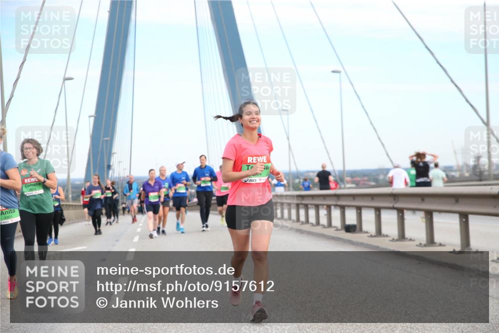 03.10.2025 - Köhlbrandbrückenlauf Jannik Wohlers http://msf.ph/oto/9157612 03.10.2025 15:38:46 Position 1 8301, 8514, 04 meine-sportfotos.de